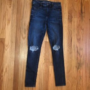 american eagle ripped knee jeans